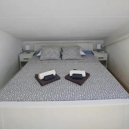 Apartment Pipo Mareda *